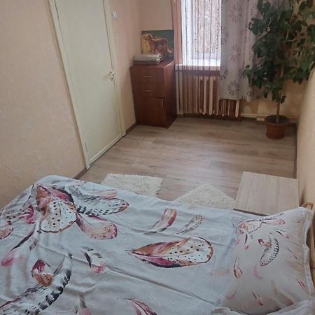 Оренда Затишної 2 Кімнатної Квартири В Самому Серці Рівного Apartment Rivne Ngoại thất bức ảnh