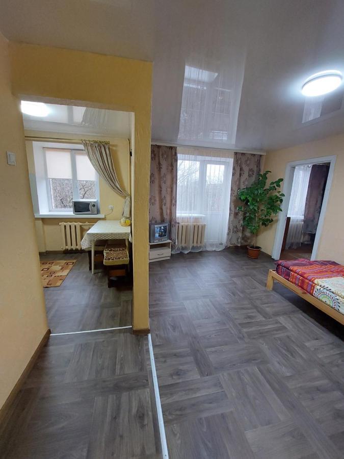 Оренда Затишної 2 Кімнатної Квартири В Самому Серці Рівного Apartment Rivne Ngoại thất bức ảnh